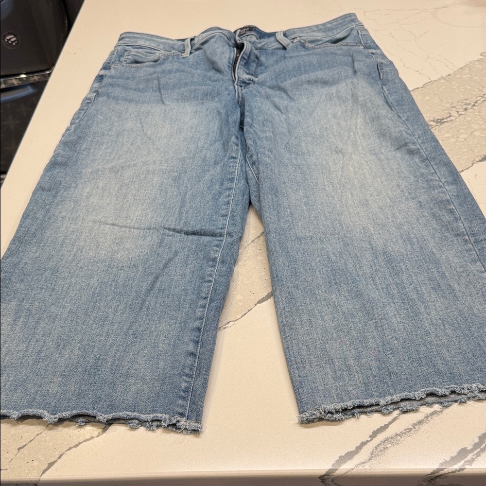 NYDJ Light Blue Cropped Women's Jeans Sz14W Gently Worn